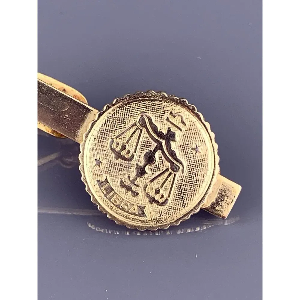 Unbranded vintage libra